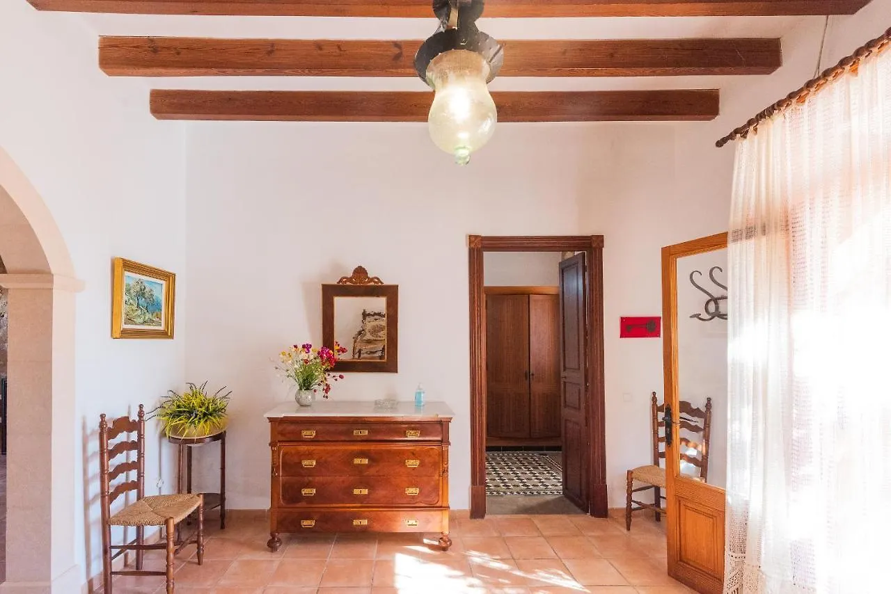 Finca Sitjoles كامبوس بيت للعطل