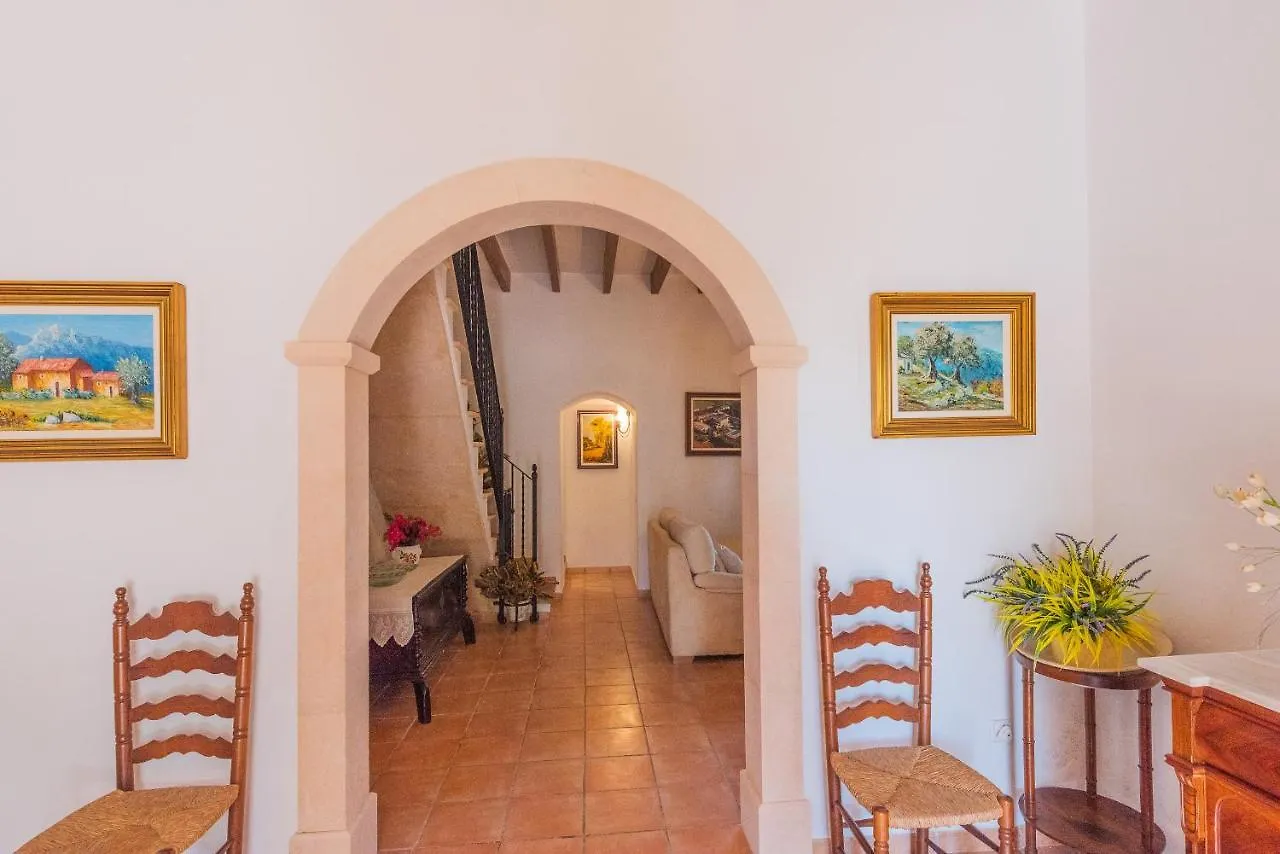 Finca Sitjoles كامبوس بيت للعطل