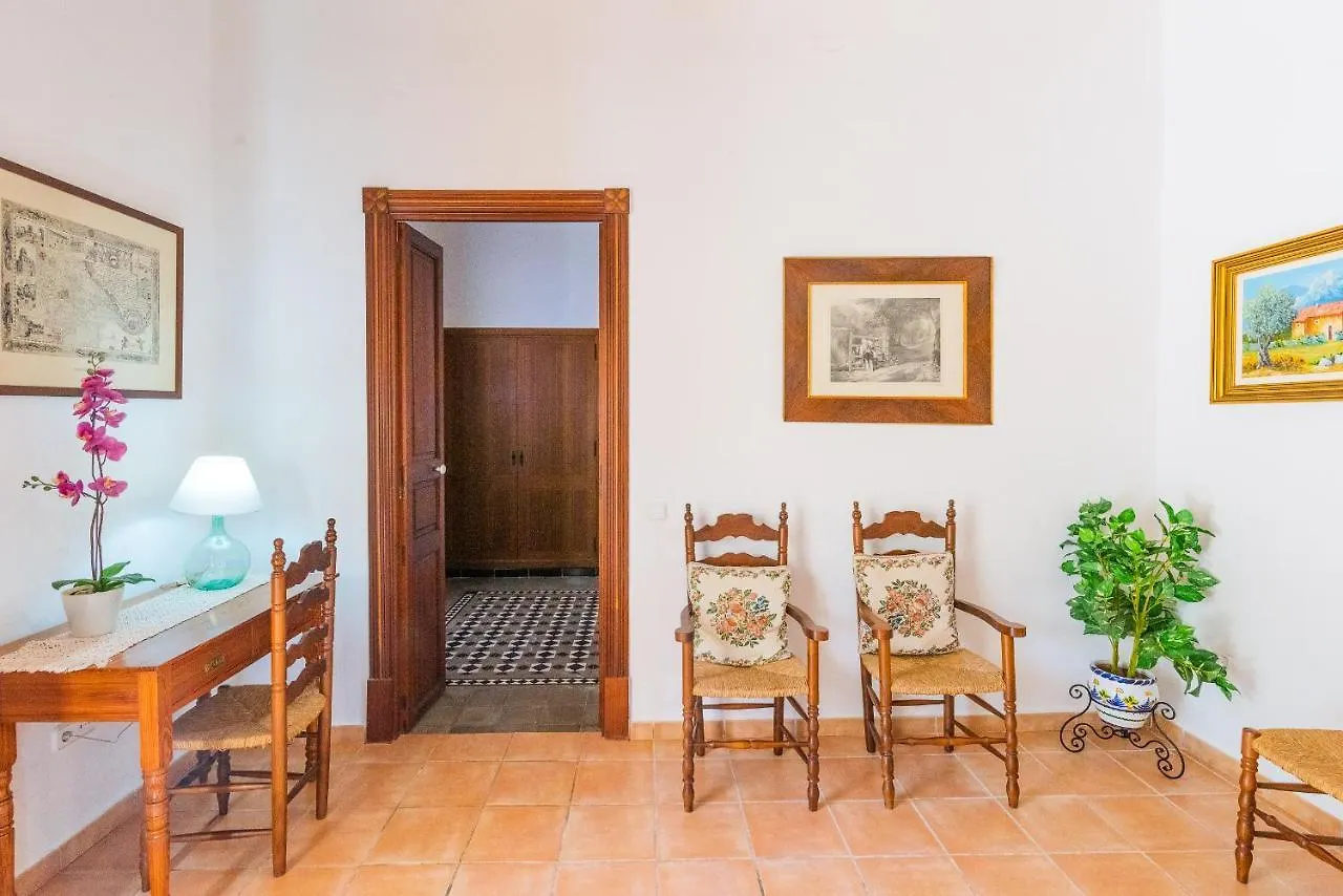 Finca Sitjoles كامبوس بيت للعطل